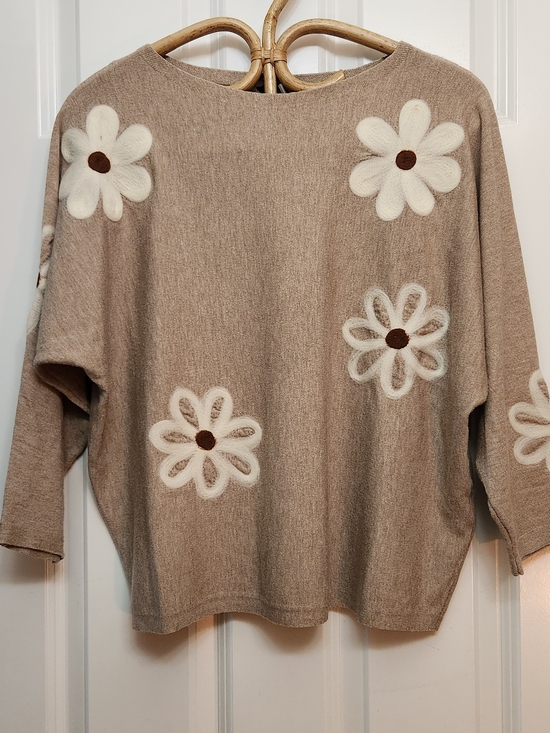 Sweaters - Aaeda Brand, Beige Floral Appliqué Women's Sweater. L